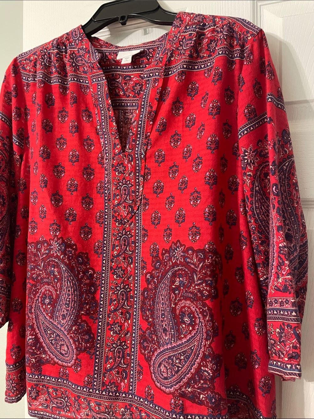 J.Jill red paisley v neck all cotton top with 3/4 sleeves